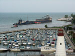 SARAH SPENCER aground at Windsor, late-afternoon, 30 September 2008 with the tugs SUPERIOR and WYOMING